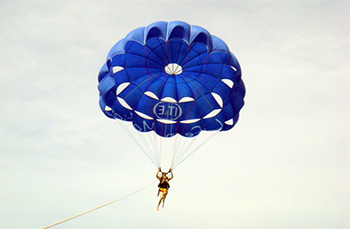 パラセーリング